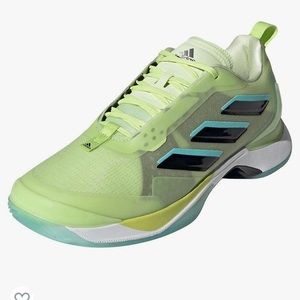 Women’s adidas Avacourt Tennis Shoe - size 9